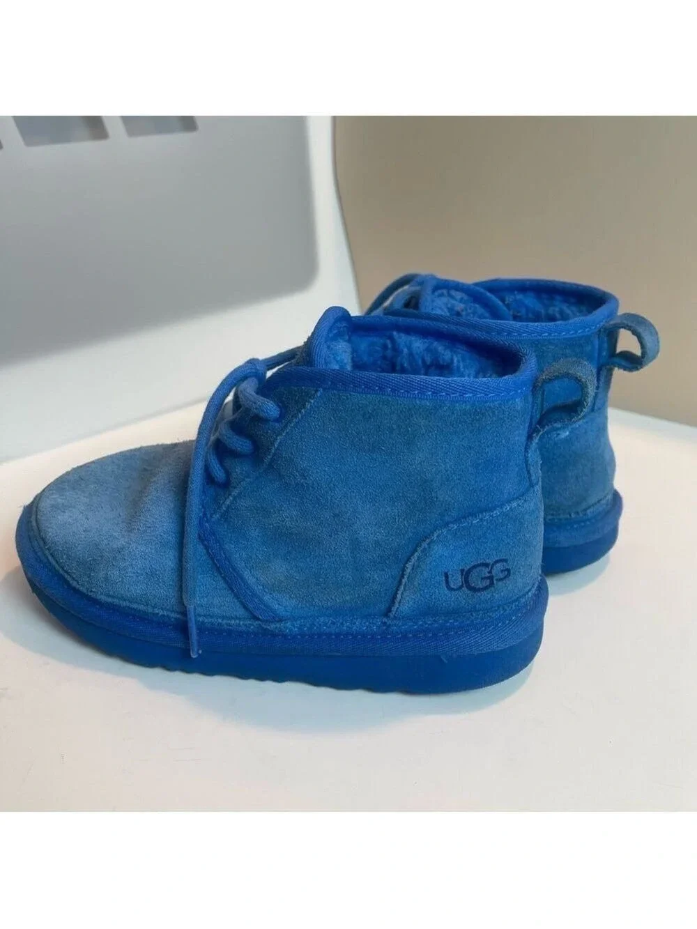 UGG Neumel boys kids blue suede fur lace up boots Sz 2